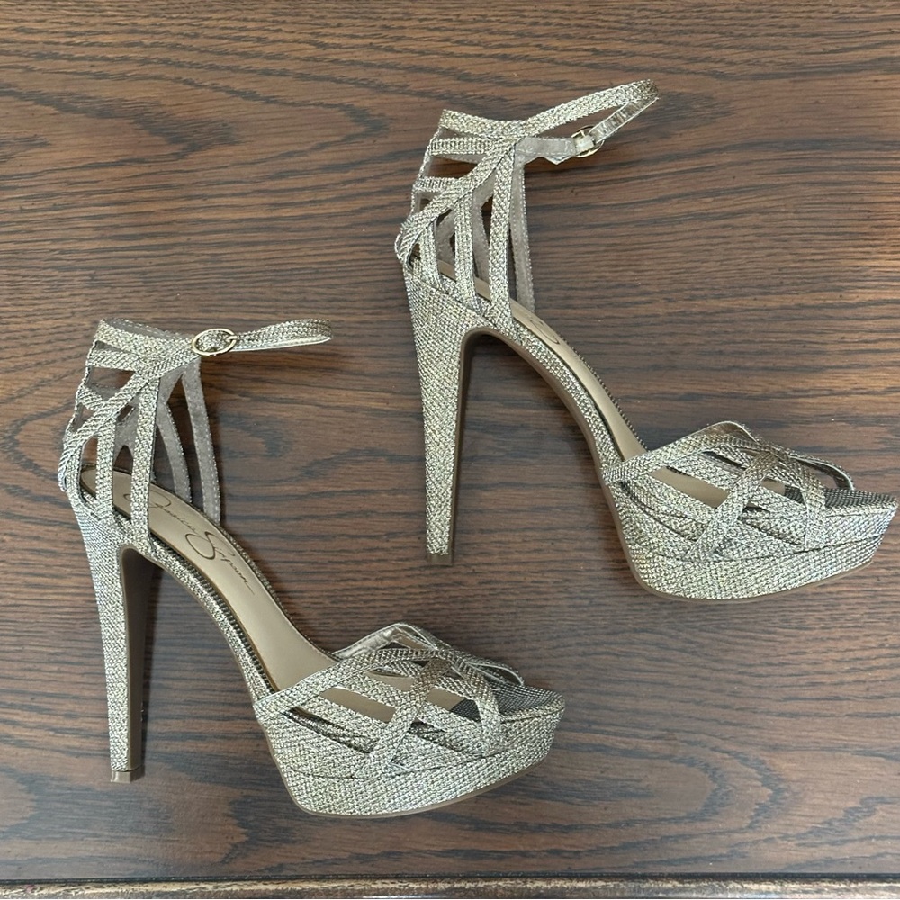 Jessica Simpson Elegant Gold Platform Heels